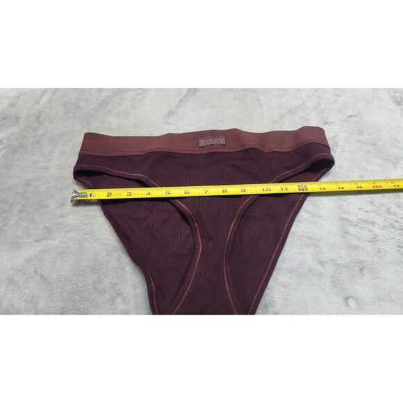 SKIMS Medium Currant Cotton Rib Mid Rise Brief NWT - Picture 5 of 7